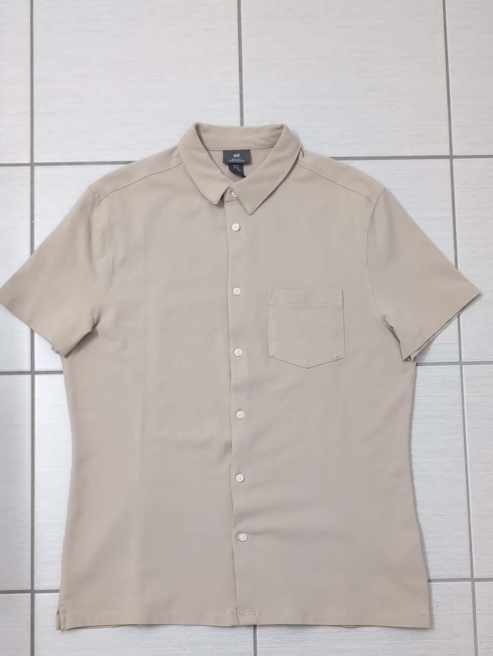 3/$25 H&M Short Sleeve Button Down Shirt